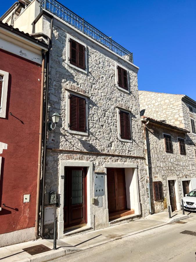 Art Apartments Врсар Экстерьер фото