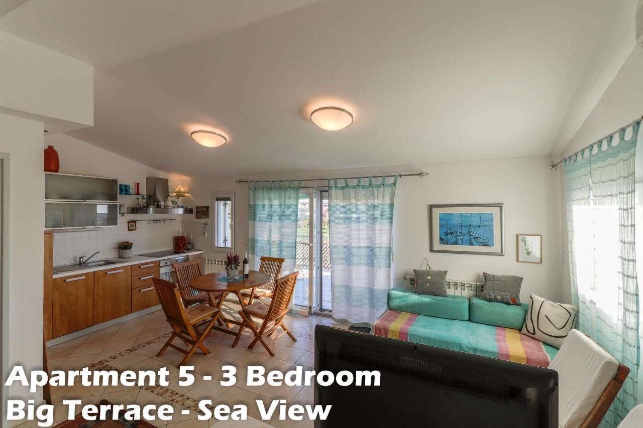 Art Apartments Врсар Экстерьер фото